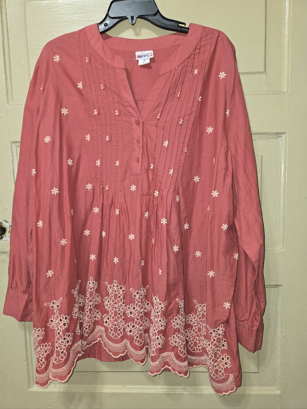 American Sweetheart Pink Embroidered Floral V-Neck Blouse 100% Cotton